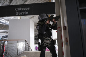 France, Toulouse, 2023-02-01. Operators from the GIGN antenna in Toulouse train to investigate an abandoned store using 