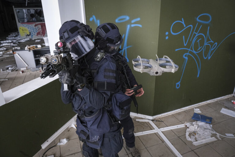 France, Toulouse, 2023-02-01. Operators from the GIGN antenna in Toulouse train to investigate an abandoned store using 