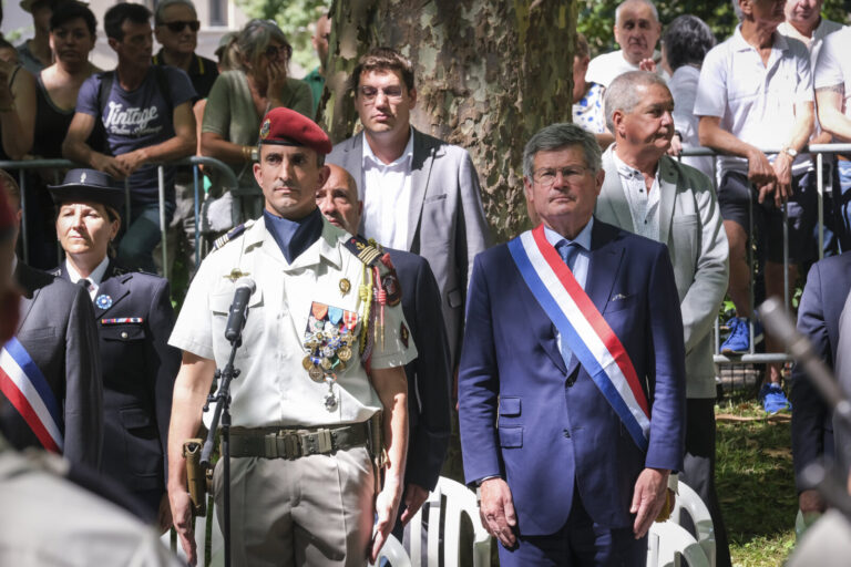 France, Castres, 2023-07-14. French paratroopers and police forces celebrate the 14 of july, bastille day, in Castres. P