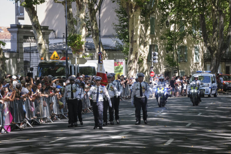 France, Castres, 2023-07-14. French paratroopers and police forces celebrate the 14 of july, bastille day, in Castres. P