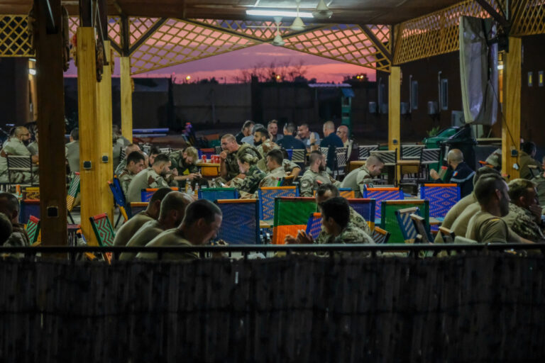 Niger, Niamey, 2018-08-22. French military have rest after work . Photograph by Fred MARIE / Defense Zone. Niger, Niamey