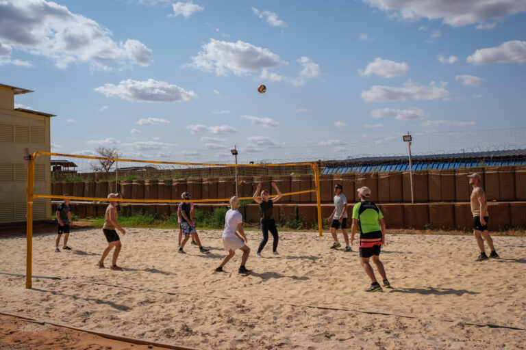 Niger, Niamey, 2018-08-22. French military playing volley ball inside military base. Photograph by Fred MARIE / Defense 