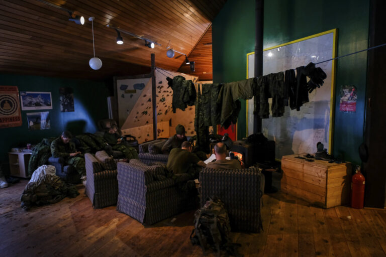 Canada - Quebec - 2017-01-19. During three weeks, french and canadian army trained together during a special exercice ca