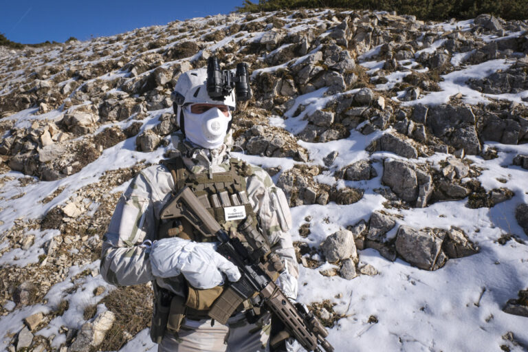 Commando montagne du 2e REG, regiment étranger de génie basé à Saint-Christol et sous les ordres de la 27e BIM, brigade