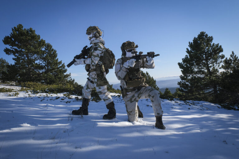 Commando montagne du 2e REG, regiment étranger de génie basé à Saint-Christol et sous les ordres de la 27e BIM, brigade