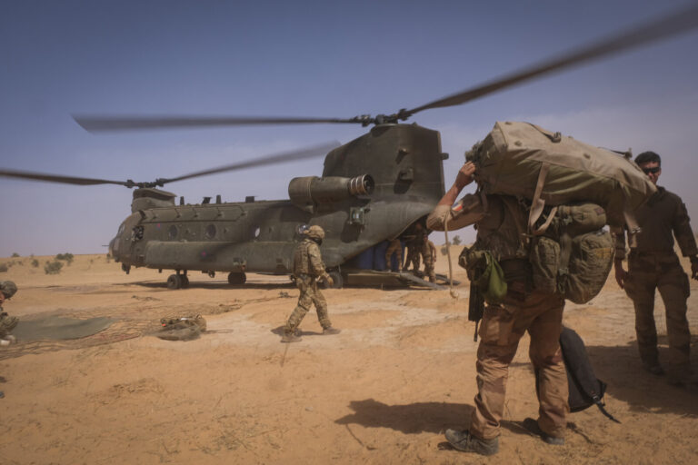 Burkina Faso, april 2021. French soldier load british chinook helicoptere during operation barkhane, french military war