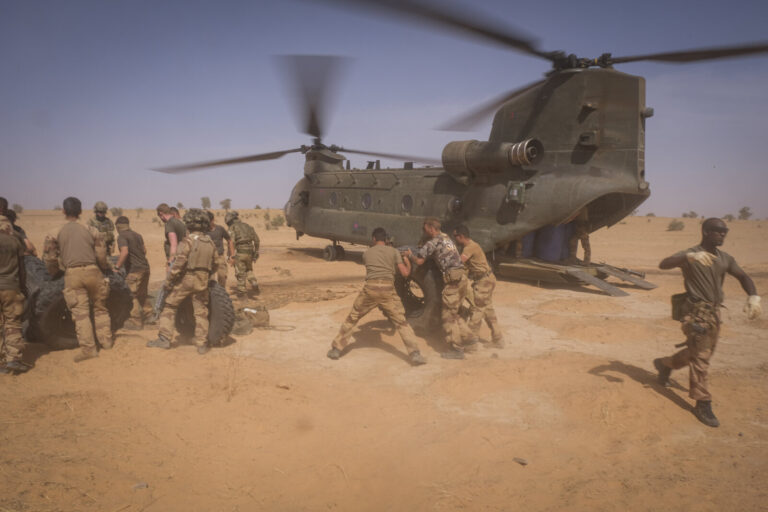 Burkina Faso, april 2021. French soldier load british chinook helicoptere during operation barkhane, french military war