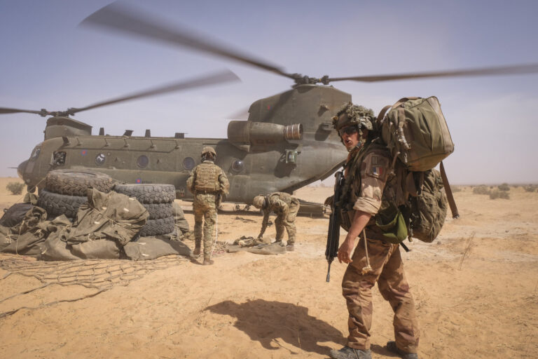 Burkina Faso, april 2021. French soldier load british chinook helicoptere during operation barkhane, french military war