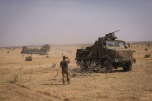 Burkina Faso, april 2021. French soldier load british chinook helicoptere during operation barkhane, french military war