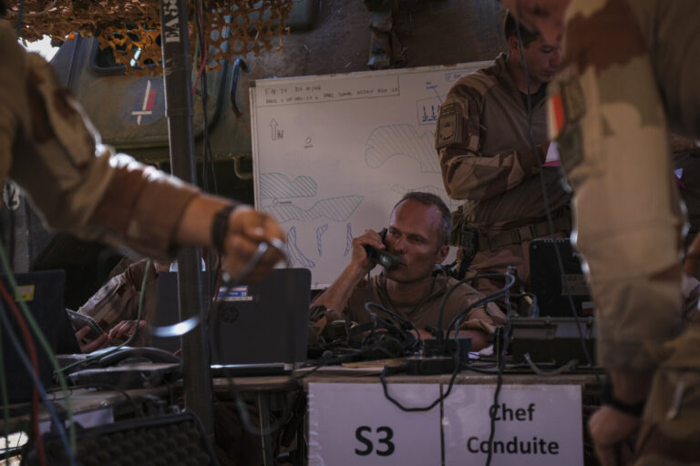 Burkina Faso, april 2021. French army soldiers prepare a mission into Sahel desert during barkhane operation.
Burkina Fa