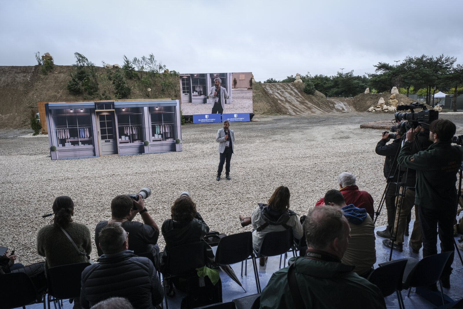France, Paris, 2024-06-16. Dynamic exhibition of special forces from army and police during Eurosatory, the world event 