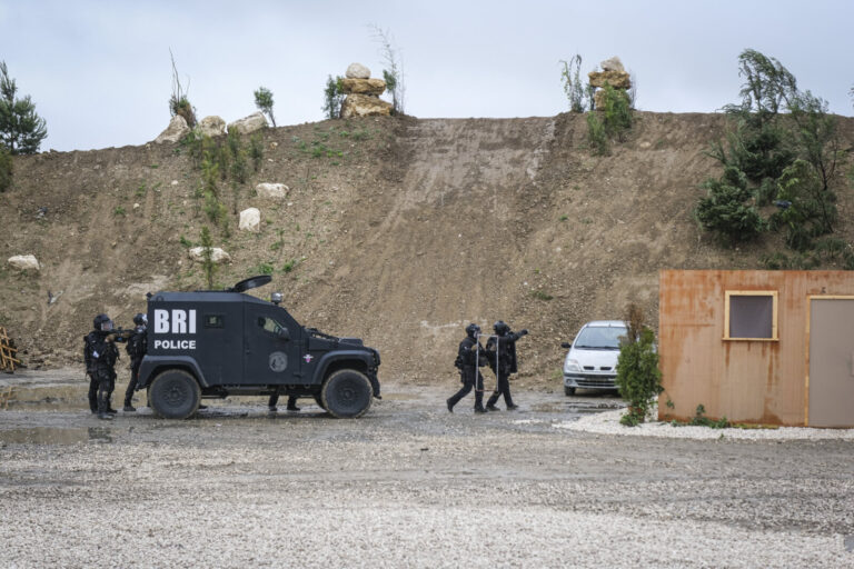 France, Paris, 2024-06-16. Dynamic exhibition of special forces from army and police during Eurosatory, the world event