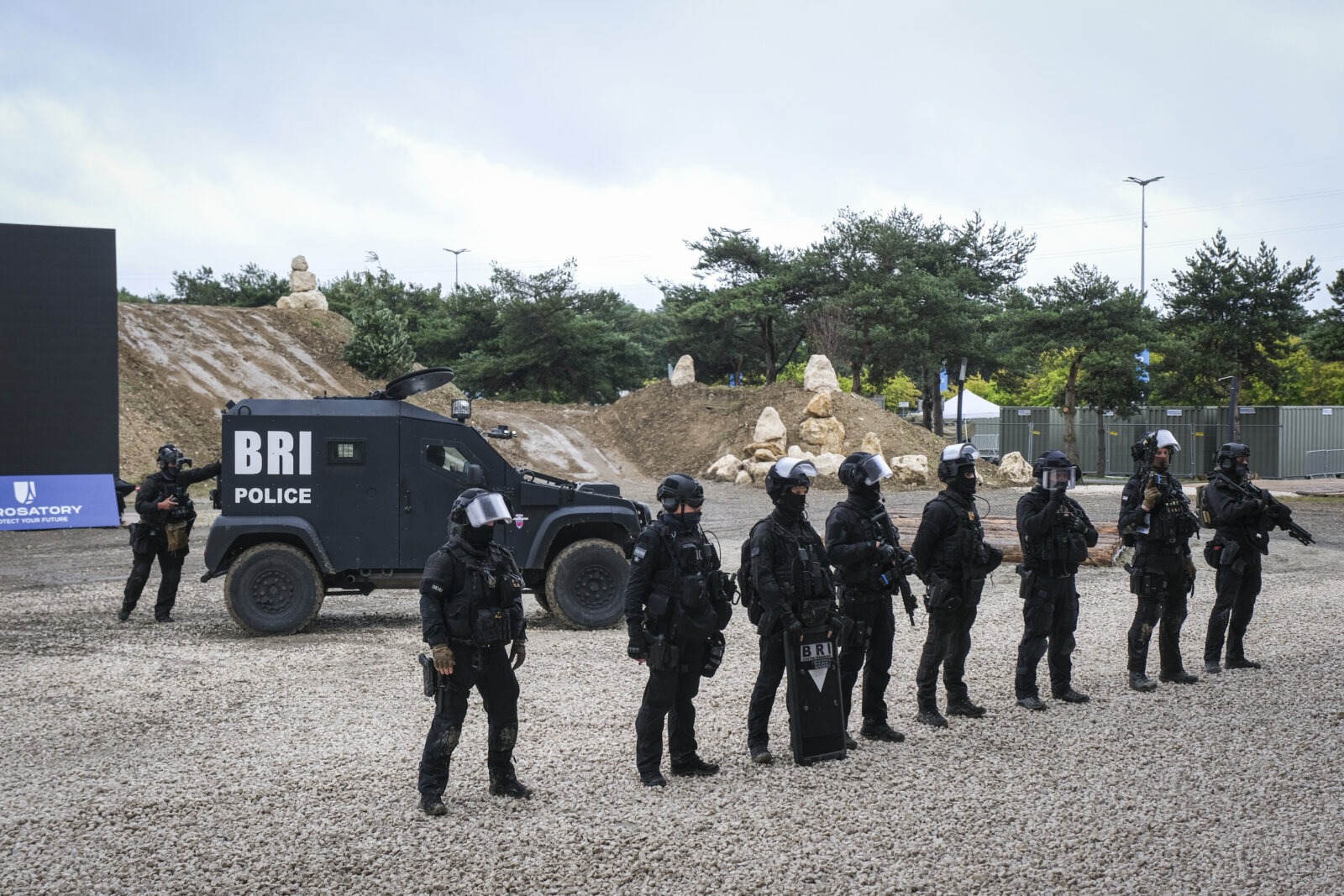 France, Paris, 2024-06-16. Dynamic exhibition of special forces from army and police during Eurosatory, the world event 