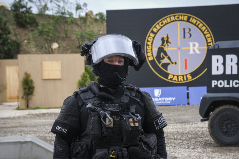 France, Paris, 2024-06-16. Dynamic exhibition of special forces from army and police during Eurosatory, the world event 