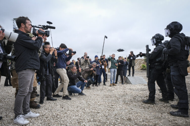 France, Paris, 2024-06-16. Dynamic exhibition of special forces from army and police during Eurosatory, the world event 