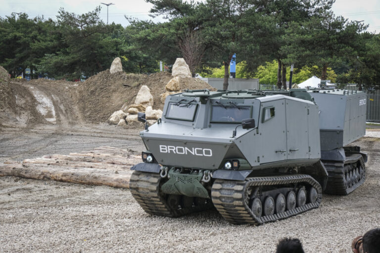 France, Paris, 2024-06-16. Dynamic exhibition of special forces from army and police during Eurosatory, the world event