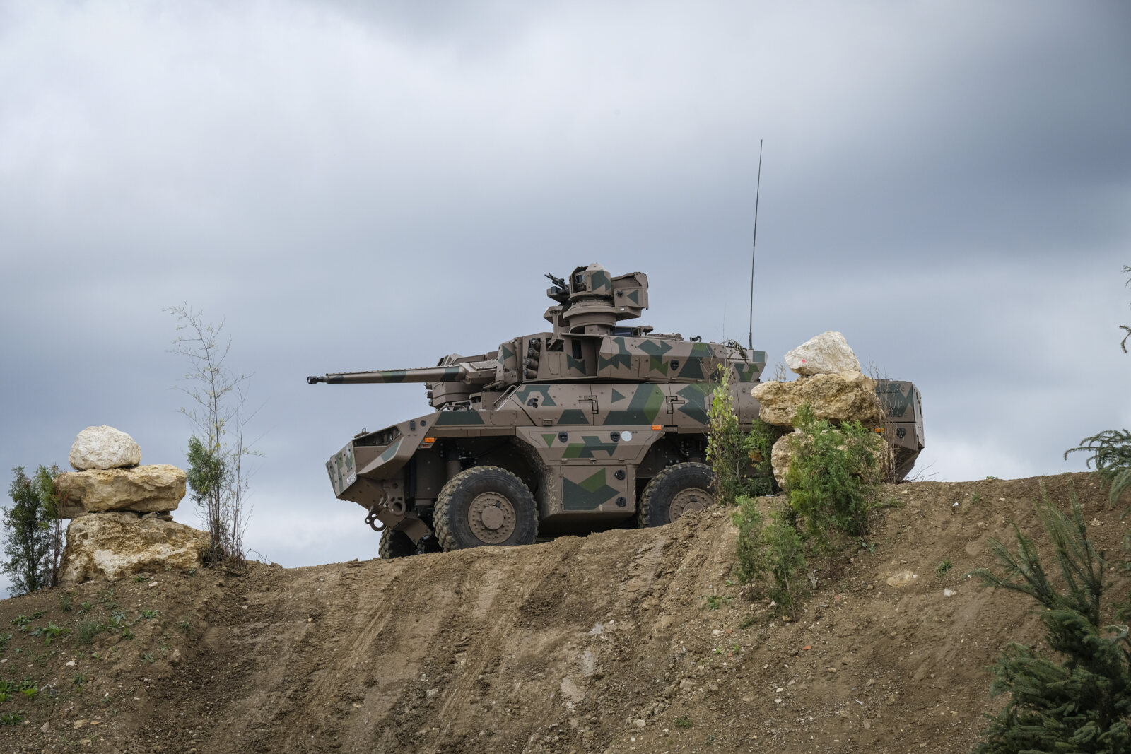 France, Paris, 2024-06-16. Dynamic exhibition of special forces from army and police during Eurosatory, the world event 