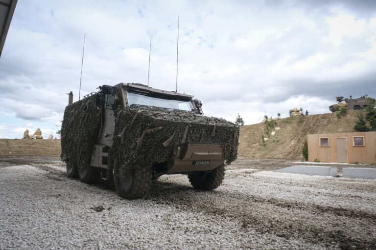 France, Paris, 2024-06-16. Dynamic exhibition of special forces from army and police during Eurosatory, the world event 
