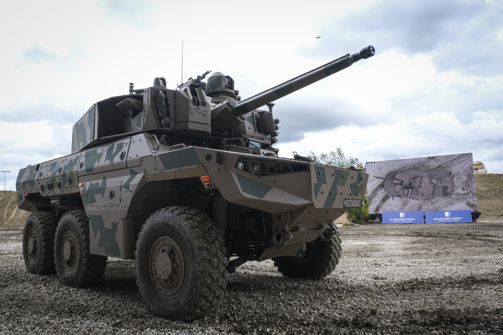 France, Paris, 2024-06-16. Dynamic exhibition of special forces from army and police during Eurosatory, the world event 