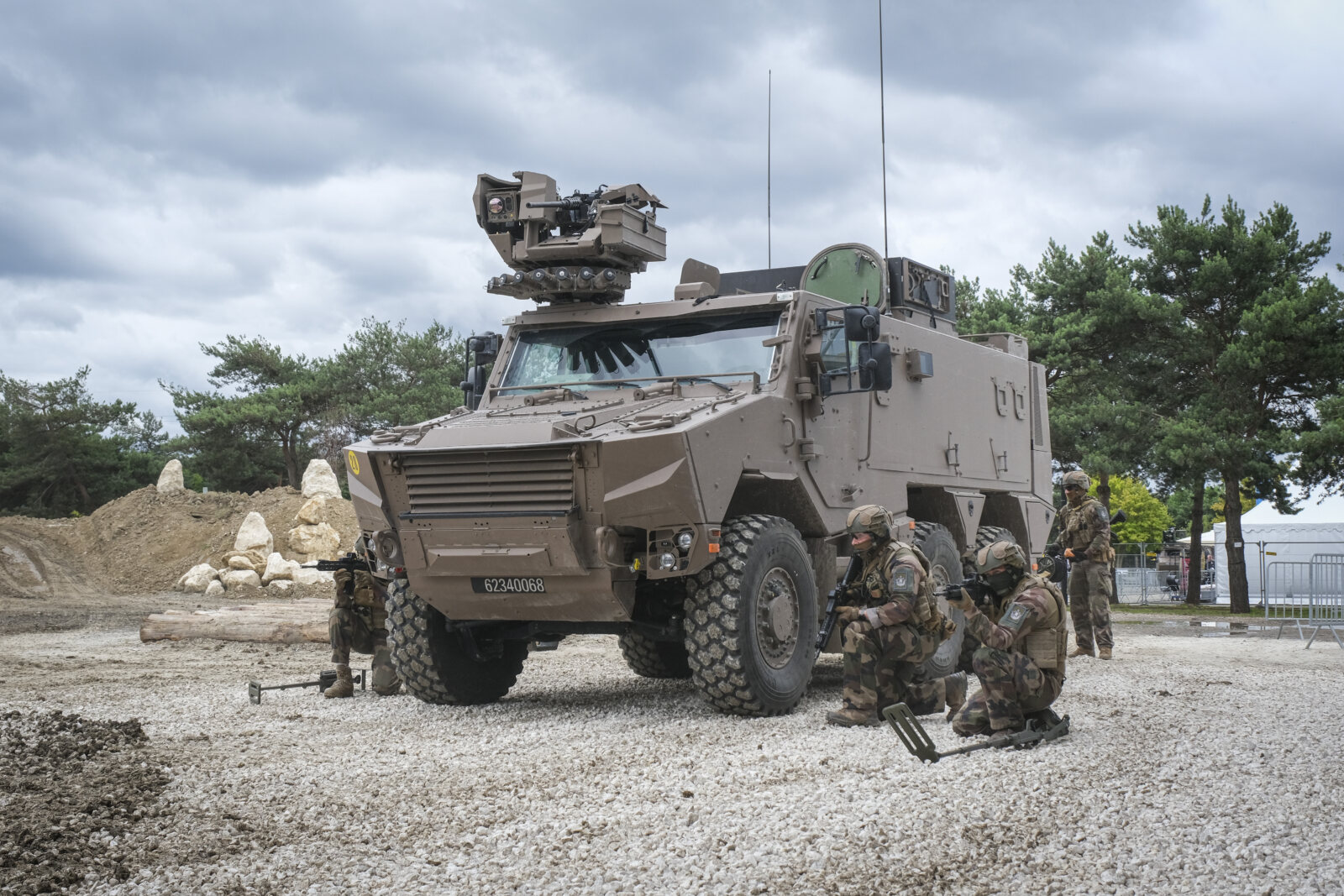 France, Paris, 2024-06-16. Dynamic exhibition of special forces from army and police during Eurosatory, the world event 