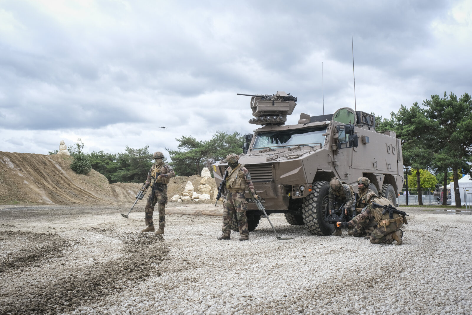 France, Paris, 2024-06-16. Dynamic exhibition of special forces from army and police during Eurosatory, the world event 