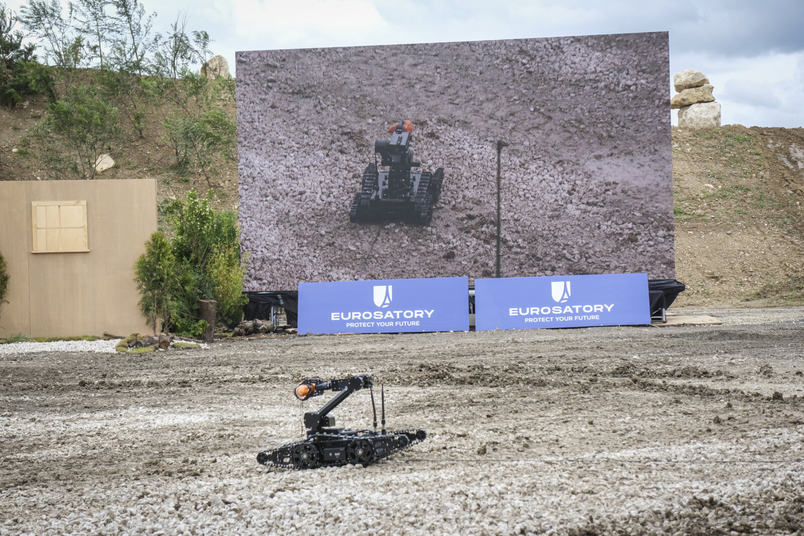France, Paris, 2024-06-16. Dynamic exhibition of special forces from army and police during Eurosatory, the world event 