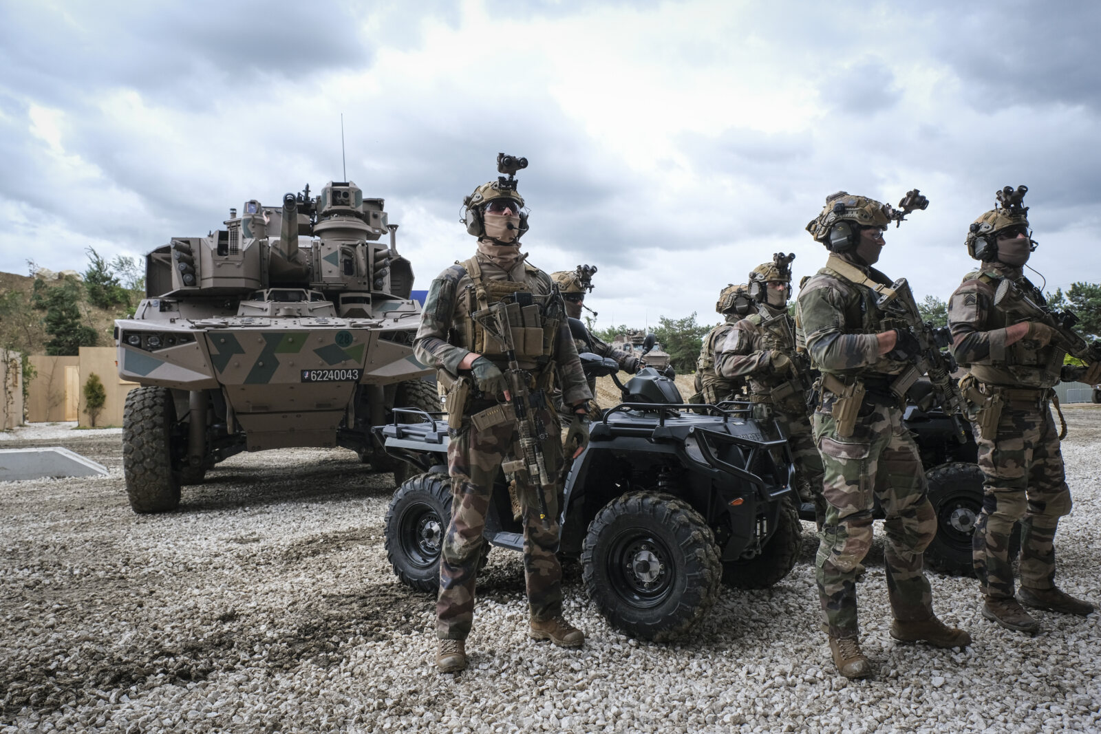 France, Paris, 2024-06-16. Dynamic exhibition of special forces from army and police during Eurosatory, the world event 