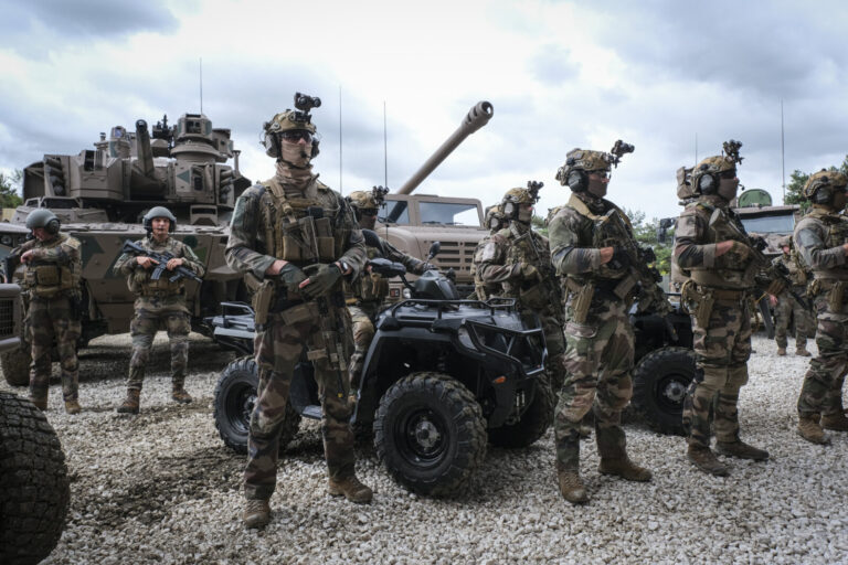 France, Paris, 2024-06-16. Dynamic exhibition of special forces from army and police during Eurosatory, the world event 
