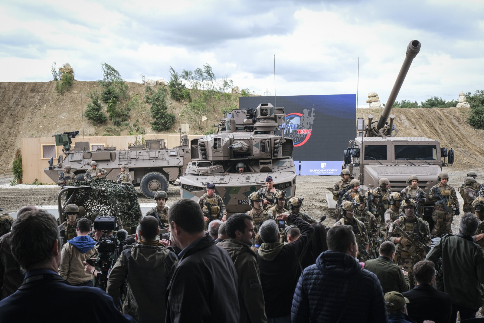 France, Paris, 2024-06-16. Dynamic exhibition of special forces from army and police during Eurosatory, the world event 