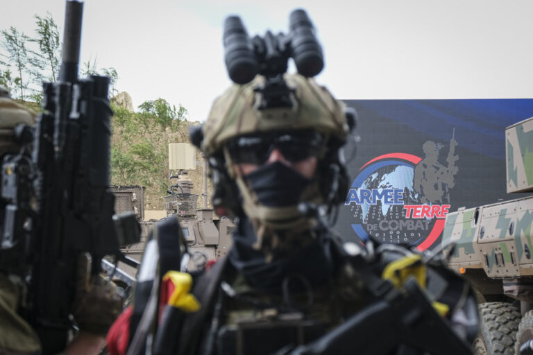 France, Paris, 2024-06-16. Dynamic exhibition of special forces from army and police during Eurosatory, the world event 