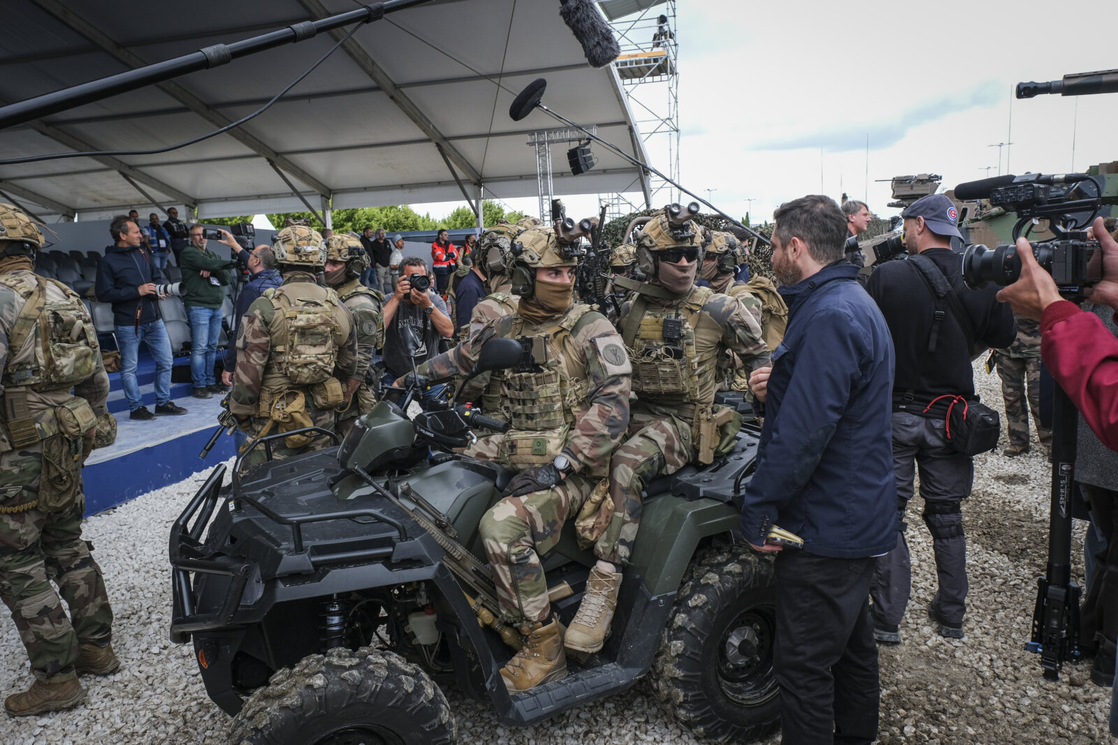 France, Paris, 2024-06-16. Dynamic exhibition of special forces from army and police during Eurosatory, the world event 