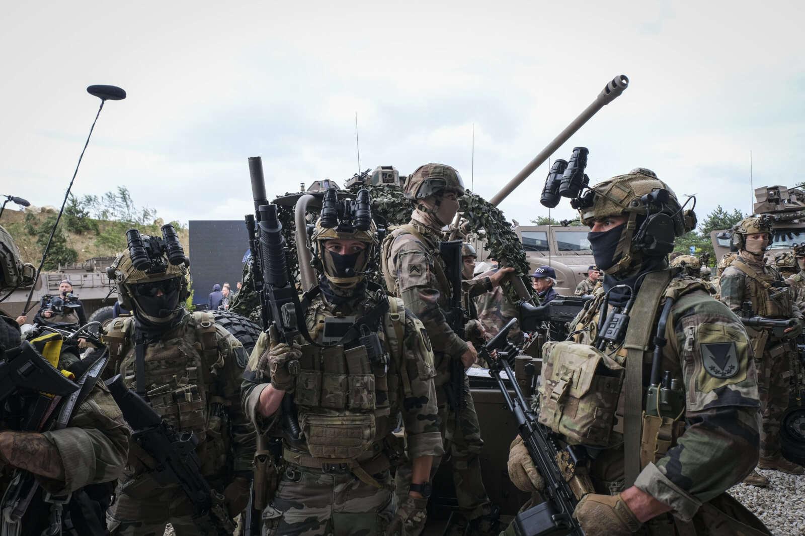 France, Paris, 2024-06-16. Dynamic exhibition of special forces from army and police during Eurosatory, the world event 