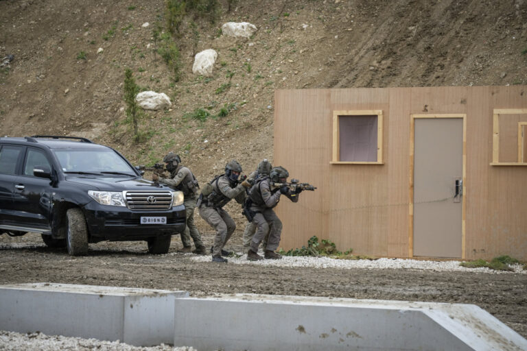 France, Paris, 2024-06-16. Dynamic exhibition of special forces from army and police during Eurosatory, the world event 