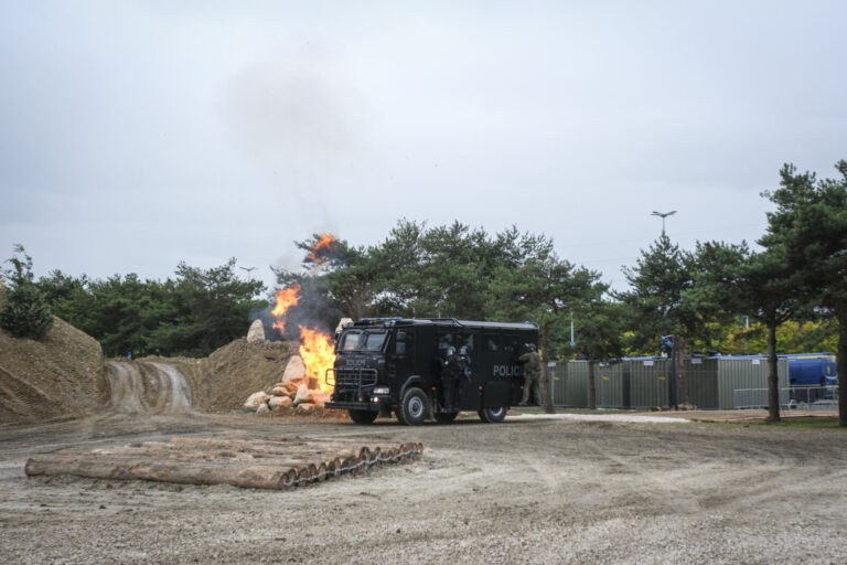 France, Paris, 2024-06-16. Dynamic exhibition of special forces from army and police during Eurosatory, the world event 