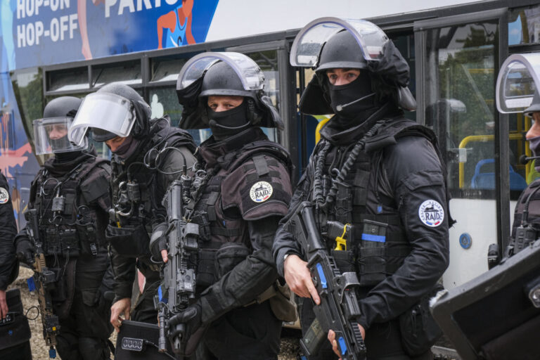 France, Paris, 2024-06-16. Dynamic exhibition of special forces from army and police during Eurosatory, the world event 
