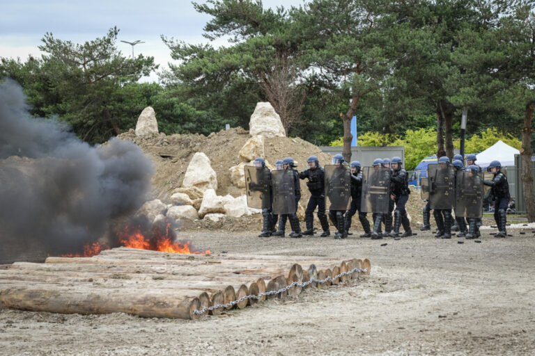 France, Paris, 2024-06-16. Dynamic exhibition of special forces from army and police during Eurosatory, the world event 