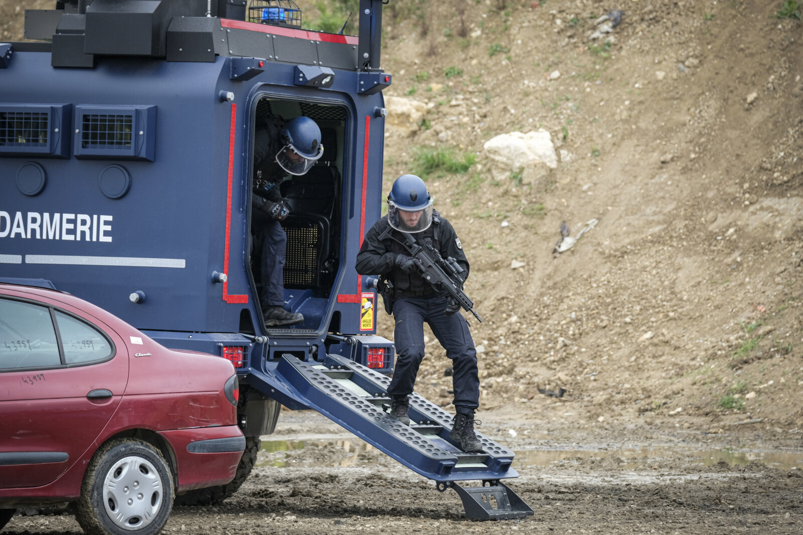 France, Paris, 2024-06-16. Dynamic exhibition of special forces from army and police during Eurosatory, the world event 