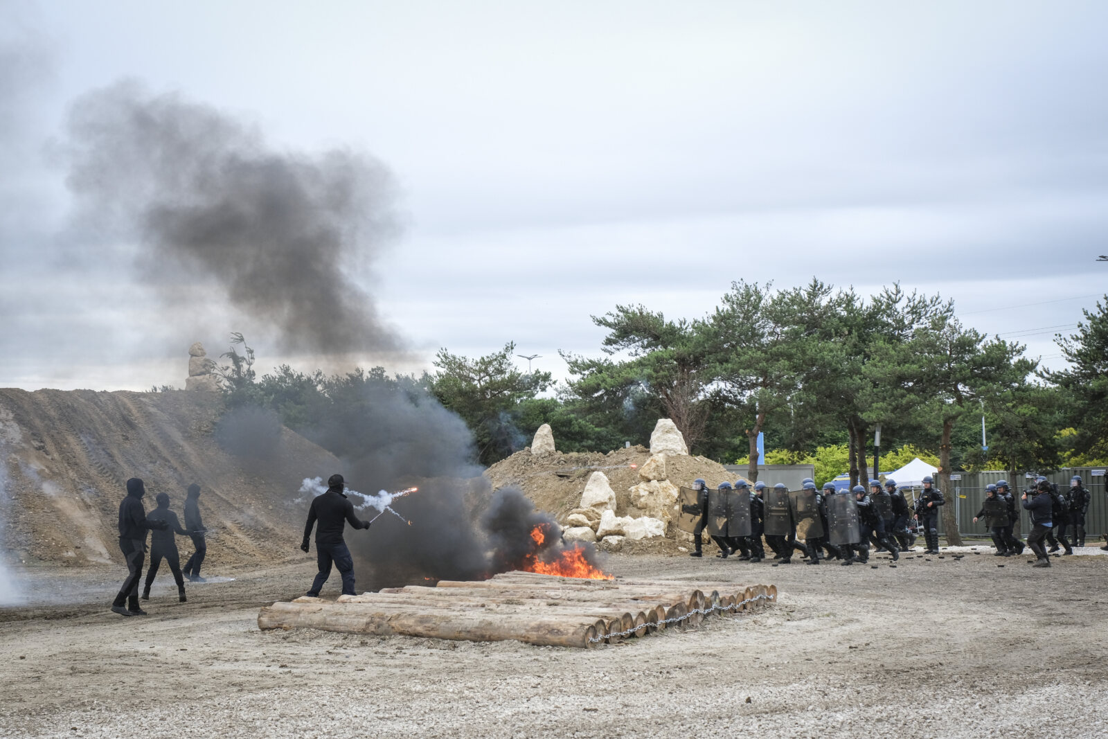 France, Paris, 2024-06-16. Dynamic exhibition of special forces from army and police during Eurosatory, the world event 