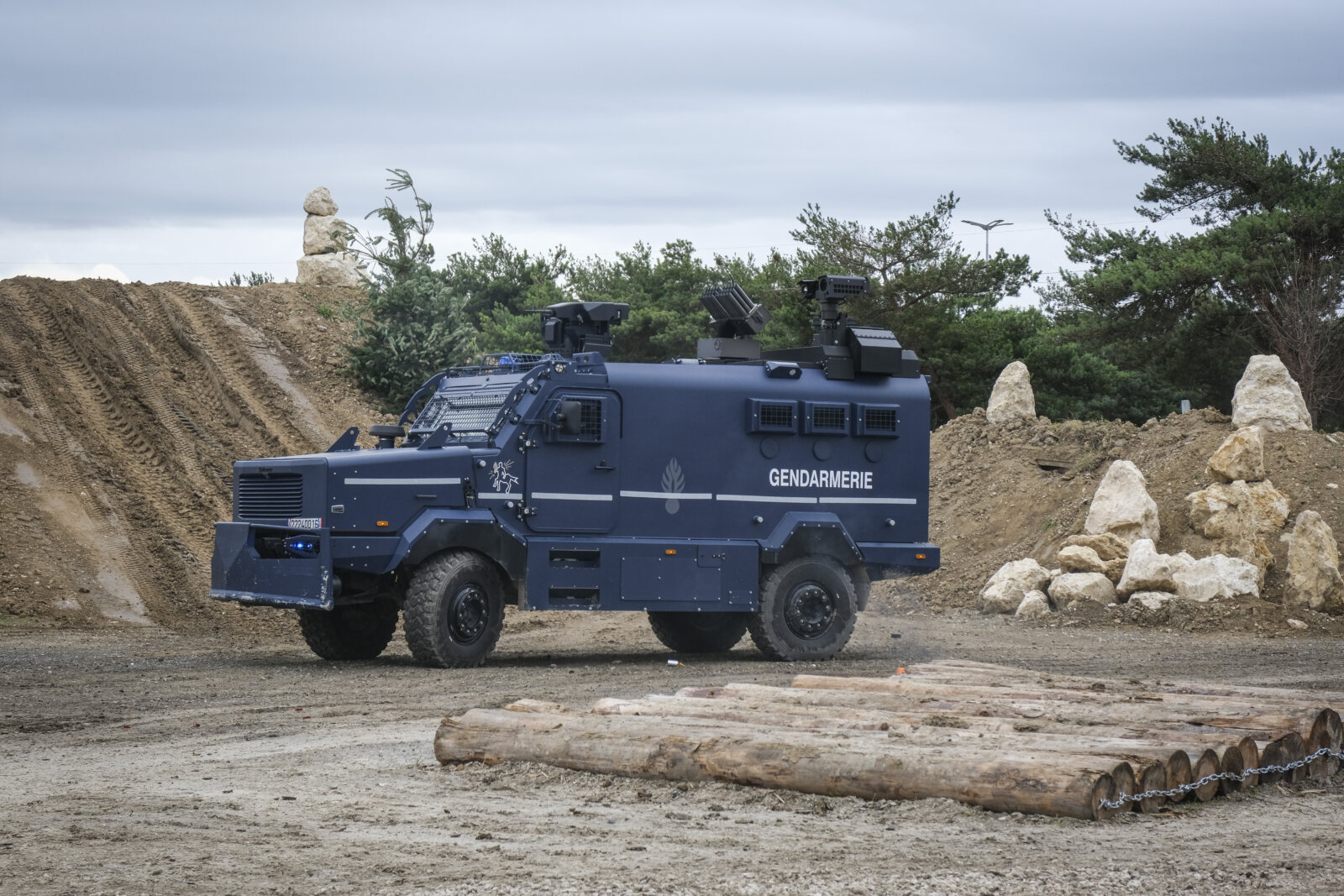 France, Paris, 2024-06-16. Dynamic exhibition of special forces from army and police during Eurosatory, the world event 