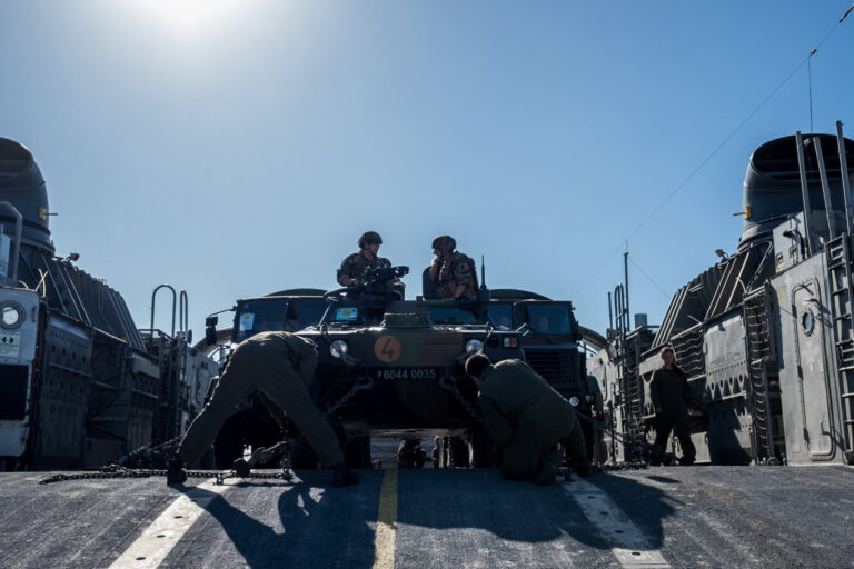 Exercice Bold Alligator 2017 au camp Lejeune (USA), base de la 2e division du corps des Marines (USMC).  Premier d'embar