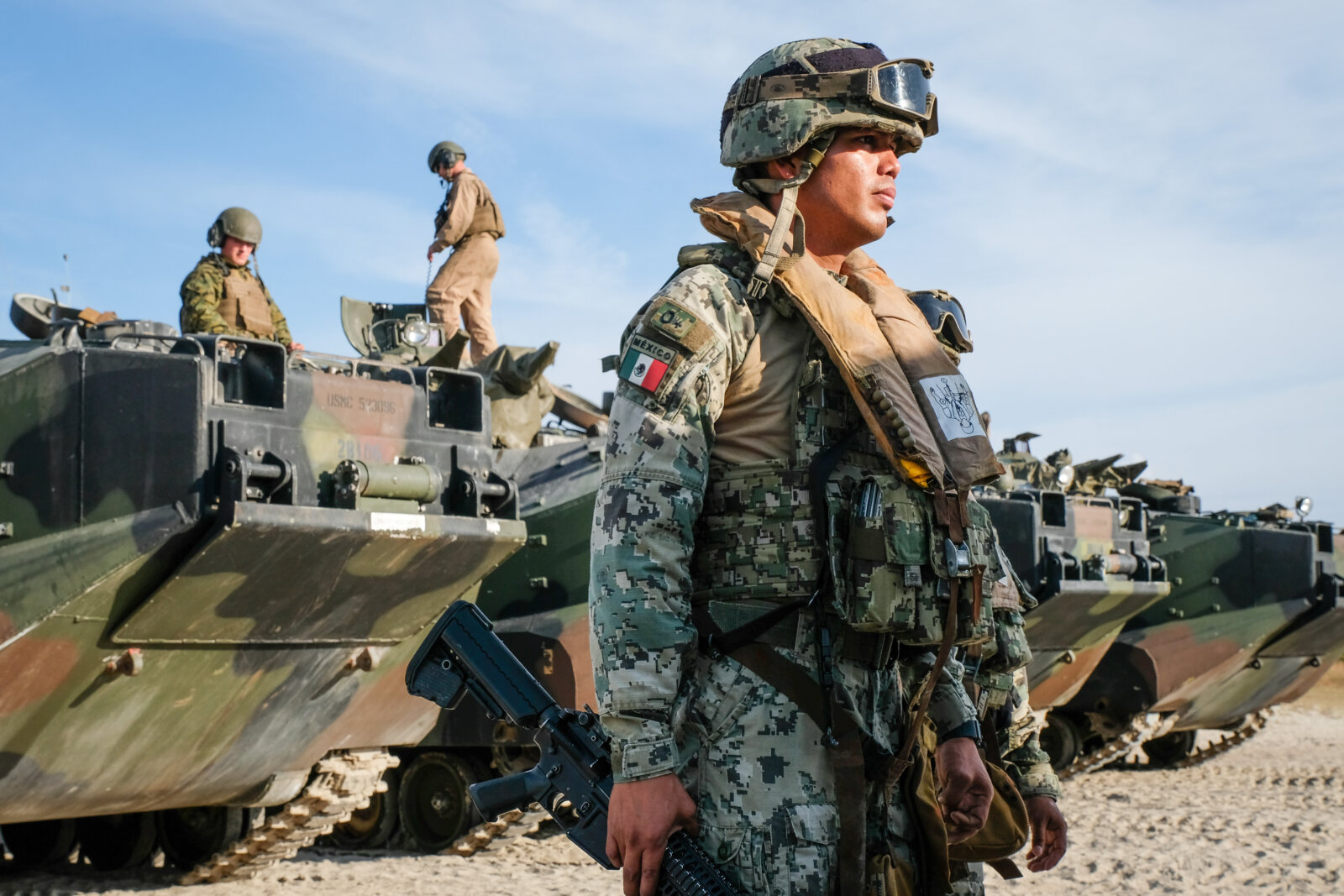 USA, Jacksonville, 2017-10-22. Mexican soldiers training on the beach during the Amphibious Bold Alligator Exercise orga