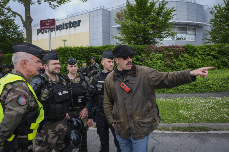 France, Melun, Mai 2024. Officer-students from the Melun school take part in their final exercise before joining a natio