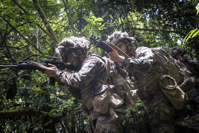 Military forces from french polynesia during a mission. Tahiti - French Polynesia - october 2019.
Des militaires des for