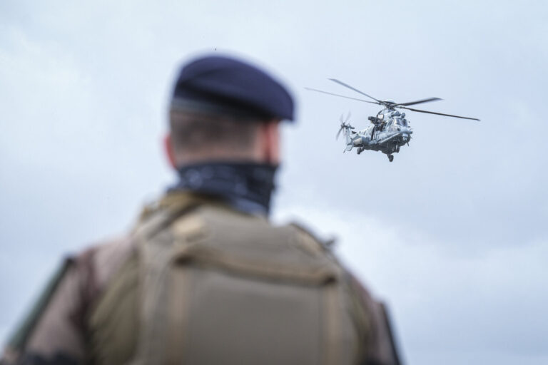France, Bordeaux, 2023-03-30. Soldiers of the French special forces put on a show during the sofins show, on the militar