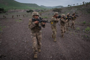 Djibouti, Djibouti, 2020-02-06. US soldiers from national guard airborne training with french soldiers in Djibouti deser