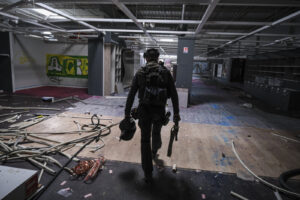 France, Toulouse, 2023-02-01. Operators from the GIGN antenna in Toulouse train to investigate an abandoned store using 