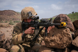 Djibouti, Djibouti, 2020-02-06. US soldiers from national guard airborne training with french soldiers in Djibouti deser