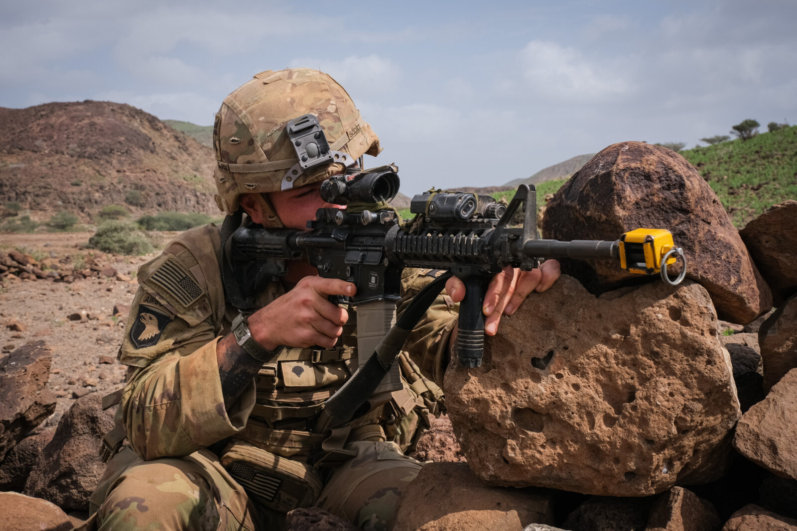 Djibouti, Djibouti, 2020-02-06. US soldiers from national guard airborne training with french soldiers in Djibouti deser