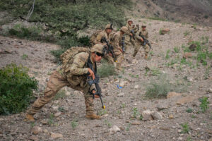 Djibouti, Djibouti, 2020-02-06. US soldiers from national guard airborne training with french soldiers in Djibouti deser