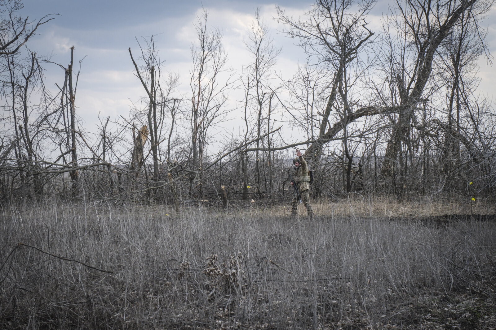 Ukraine, Tchassiv Yar, 2023-03-23. Ukrainian soldiers from tank brigade inside trench at 500 meters from russian forces.